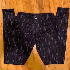 Lululemon leggings. Size 6. Purple and black print
